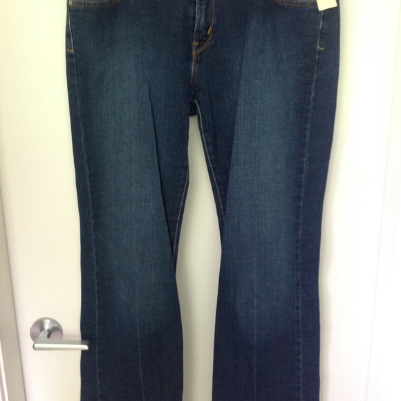 2/$40 LEVIS LOW BOOT CUT STYLE JEANS 12 - Picture 4 of 7